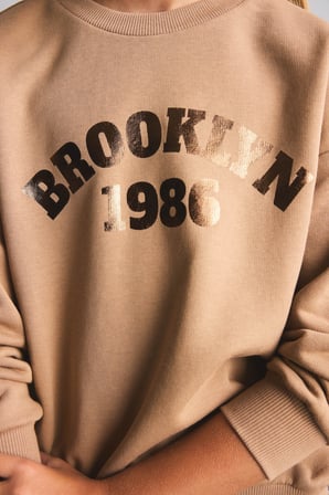Relax Fıt Bisiklet Yaka Baskılı Sweatshirt Kız Çocuk