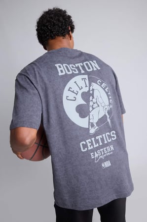 DeFacto %100 Pamuk NBA Lisanslı Boston Celtıcs Oversıze Bisiklet Yaka Baskılı Kısa Kollu Tişört H4488AX26AUAR214