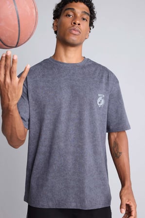 DeFacto %100 Pamuk NBA Lisanslı Boston Celtıcs Oversıze Bisiklet Yaka Baskılı Kısa Kollu Tişört H4488AX26AUAR214