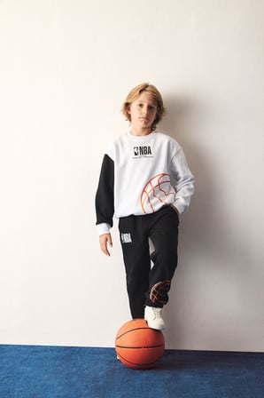 DeFacto NBA Bisiklet Yaka İçi Yumuşak Tüylü Kalın Kumaş Sweatshirt Erkek Çocuk I2196A826WNWT34
