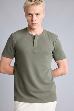 DeFacto Slım Fıt Waffle Kısa Kollu Henley Yaka Tişört I1093AX26SMKH401
