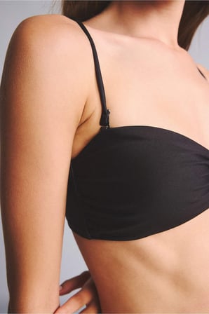 DeFacto Regular Fıt Çiçekli Siyah Bikini Üstü G5299AX26SMBK81