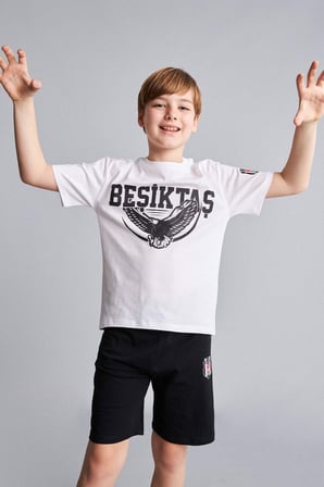 Beşiktaş Kısa Kollu Pijama Üst Şort Pijama Alt 2'li Pijama Takımı Erkek Çocuk