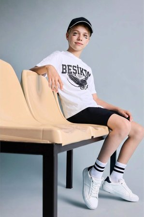 DeFacto %100 Pamuk Beşiktaş Kısa Kollu Pijama Üst Şort Pijama Alt 2'li Pijama Takımı Erkek Çocuk H7618A826HSWT34