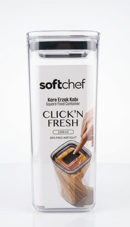 Softchef Click'n Fresh Hava Geçirmez Kare Plastik Erzak Kabı 2100 ml - Vakumlu Tek Tuş Kapaklı Şeffaf Plastik Bakliyat, Un ve Şeker Saklama Kabı, BPA İçermez (10,5x10,5x24,5cm)