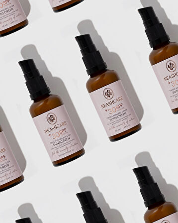 Leke Karşıtı Cilt Tonuna Uyum Sağlayan Işıltılı Mineral Filtreli Renkli 30+ SPF Güneş Koruyucu Krem 50 ml