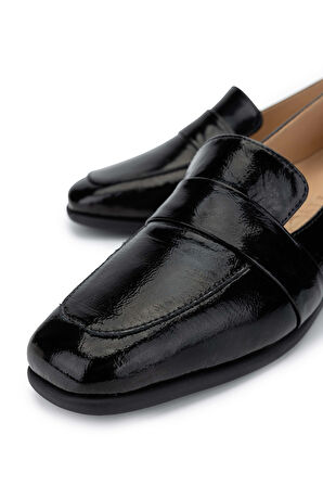 Tamer Tanca Kadın Hakiki Deri Siyah Rugan Topuklu Ayakkabı 922 25143223 BN AYK SK24-25 SIYAH KRSK RGN