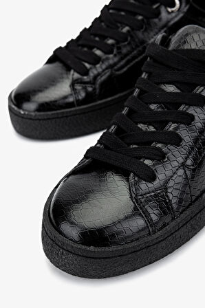 Valmenti Kadın . Siyah Sneakers & Spor Ayakkabı 1050 02 BN AYK SK24-25 SIYAH KMBN