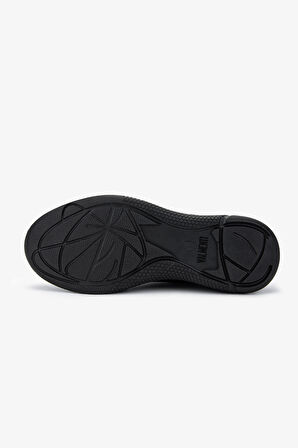 Valmenti Kadın . Siyah Rugan Sneakers & Spor Ayakkabı 1065 161-1184 BN AYK SK24-25 SIYAH KRSK RGN