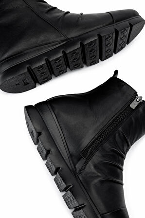 Tamer Tanca Kadın Hakiki Deri Siyah Deri Casual Bot 1071 D5752 BN BOT SK24-25 SIYAH DR