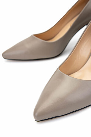 Tamer Tanca Kadın Hakiki Deri Vizon Topuklu Ayakkabı 22 5044 BN AYK SK24-25 VZN DR/VZN SUET