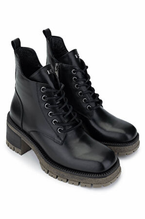 Tamer Tanca Kadın Hakiki Deri Siyah Deri Topuklu Bot 1066 2468 BN BOT SK24-25 SIYAH DR