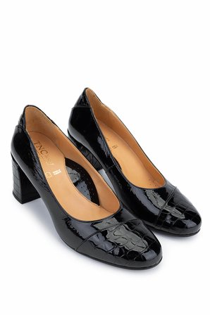 Relax Anatomic Kadın Hakiki Deri Siyah Comfort Ayakkabı 611 H61019 BN AYK Y25 BLACK CRC/BLACK VRNC