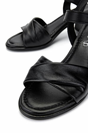 Tamer Tanca Kadın Hakiki Deri Siyah Deri Topuklu Sandalet 882 08 BN SNDLT Y25 SIYAH DR