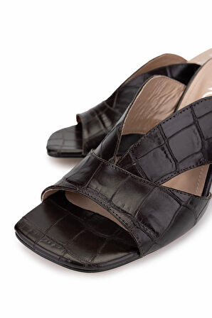 Tamer Tanca Kadın Hakiki Deri Kahverengi Kroko Topuklu Terlik 33 3439 BN TRLK Y25 KAHVE KROKO