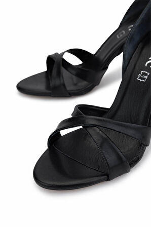 Tamer Tanca Kadın Vegan Siyah Topuklu Ayakkabı 886 2006 BN AYK Y25 SIYAH