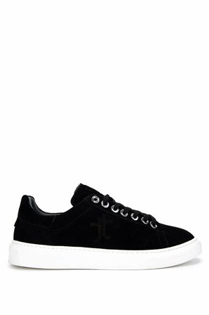 Tamer Tanca Erkek Hakiki Deri Siyah Süet Sneakers & Spor Ayakkabı 04 4502-42 ERK AYK Y25 SIYAH SUET