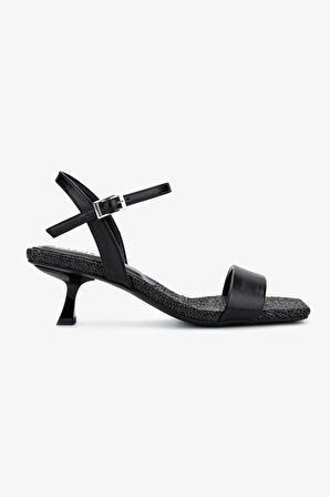 Valmenti Kadın Siyah Topuklu Ayakkabı 654 326 BN AYK Y25 SIYAH HSR