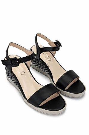 Tamer Tanca Kadın Hakiki Deri Siyah Topuklu Ayakkabı 33 1410 BN AYK Y25 SIYAH