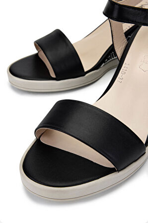 Tamer Tanca Kadın Hakiki Deri Siyah Topuklu Ayakkabı 33 1410 BN AYK Y25 SIYAH