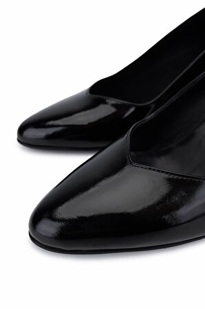 Tamer Tanca Kadın Hakiki Deri Siyah Klasik Ayakkabı 1120 928 BN AYK SK25-26 SIYAH KIRISIK RUGAN