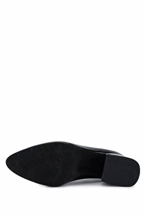 Tamer Tanca Kadın Hakiki Deri Siyah Klasik Ayakkabı 1120 928 BN AYK SK25-26 SIYAH KIRISIK RUGAN