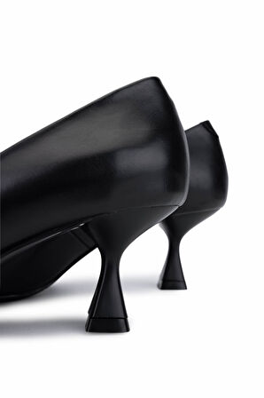 Tamer Tanca Kadın Hakiki Deri Siyah Topuklu Ayakkabı 492 60701 BN AYK SK25-26 SIYAH DERI