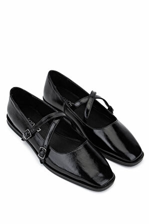 Tamer Tanca Kadın Hakiki Deri Siyah Rugan Babet Ayakkabı 1073 YK7 BN AYK SK25-26 SIYAH KRSK RGN