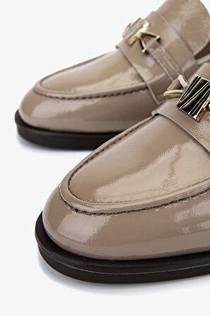 Valmenti Kadın Hakiki Deri Loafer Ayakkabı 33 15035 BN AYK SK25-26 VIZON KIRISIK RUGAN