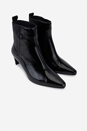 Valmenti Kadın Hakiki Deri Siyah Rugan Topuklu Bot 33 16505 BN BOT SK25-26 SIYAH RUGAN