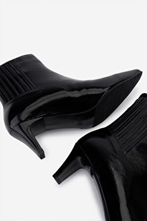 Valmenti Kadın Hakiki Deri Siyah Rugan Topuklu Bot 33 16505 BN BOT SK25-26 SIYAH RUGAN