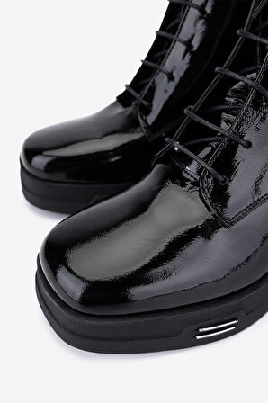 Valmenti Kadın Hakiki Deri Siyah Rugan Topuklu Bot 51 86123 BN BOT SK25-26 SIYAH RGN