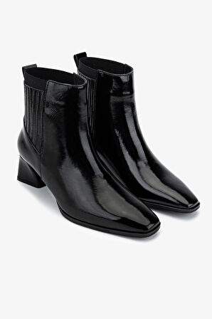 Valmenti Kadın Hakiki Deri Siyah Rugan Topuklu Bot 33 11505 BN BOT SK25-26 SIYAH RGN