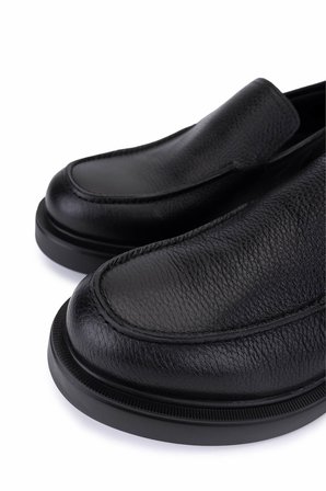 Tamer Tanca Erkek Hakiki Deri Siyah Floter Loafer Ayakkabı 1100 1914-EU ERK AYK SK25-26 SIYAH FLTR