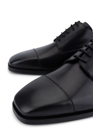 Valentino Erkek Hakiki Deri Siyah Klasik Ayakkabı 667 21137 ERK AYK SK25-26 NERO