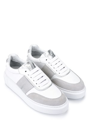 Mario Valentino Kadın Hakiki Deri Beyaz Sneakers & Spor Ayakkabı 1040 91B2213 BN AYK SK25-26 BIANCO/ARGENTO