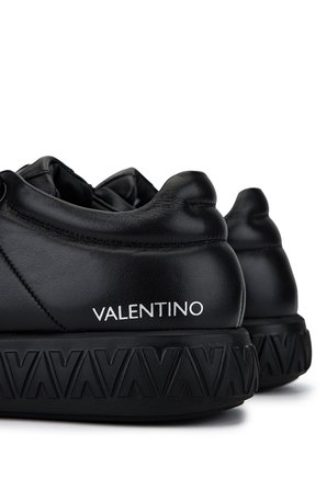 Mario Valentino Kadın Hakiki Deri Siyah Sneakers & Spor Ayakkabı 1040 91V1315 BN AYK SK25-26 NERO/NERO