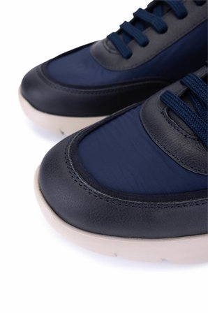 Callaghan Erkek Hakiki Deri Lacivert Sneakers & Spor Ayakkabı 618 45424-1 ERK AYK SK25-26 LARISA MARINO