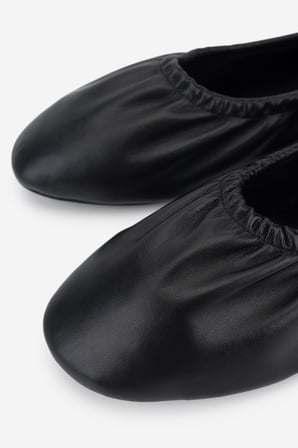 Valmenti Kadın Hakiki Deri Siyah Babet Ayakkabı 1147 268 BN AYK Y26 SIYAH DR