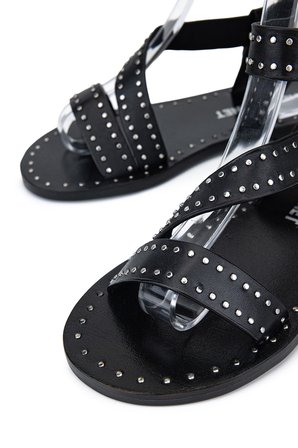 Janet&Janet Kadın Suni Deri Siyah Düz Sandalet 1215 J850 BN SNDLT Y26 BLACK