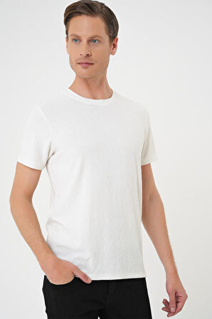Ts 899 Comfort Fit Bisiklet Yaka Kabartma Desenli Casuel Ekru Tişört