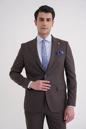 Slim Fit Çift Yırtmaç Sivri Yaka Esnek Kahverengi  Klasik Takım Elbise TK 939