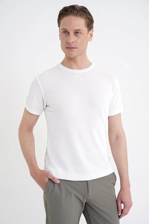 Comfort Fit Rayon Karışımlı Ekru Bisiklet Yaka Tişört TS 925 