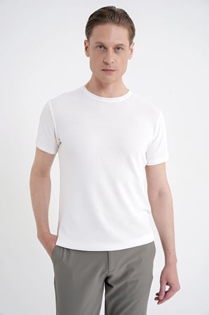 Comfort Fit Rayon Karışımlı Ekru Bisiklet Yaka Tişört TS 925 