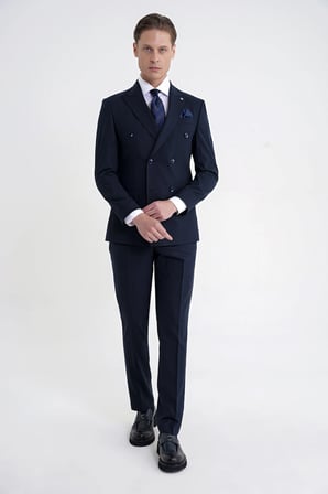 Slim Fit Çift Yırtmaç Esnek Silik Çizgili Lacivert Kruvaze Takım Elbise TK 946