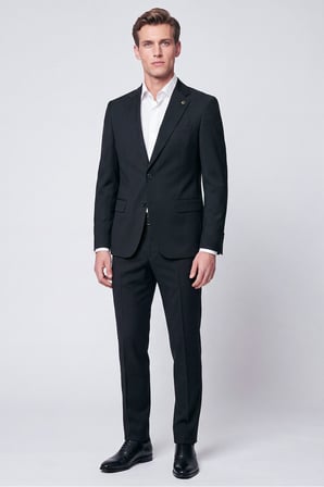 Slim Fit Mono Yaka Çift Yırtmaç Esnek Yünlü Siyah Takım Elbise TK 947