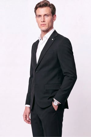 Slim Fit Mono Yaka Esnek Yünlü Siyah Takım Elbise TK 2026