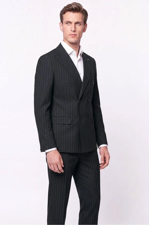 Slim Fit %96 Yünlü Çift Yırtmaç Çizgili Siyah Kruvaze Takım Elbise TK 954