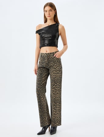Koton X İnji - Pullu Payetli Kayık Yaka Crop Kolsuz Slim Fit Bluz