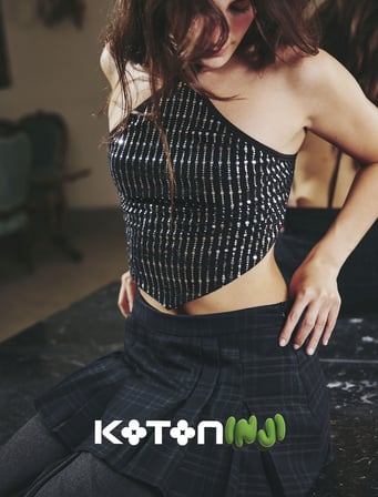 Halter Yaka Crop Sırtı Bağcıklı Asimetrik Pullu Abiye Bluz